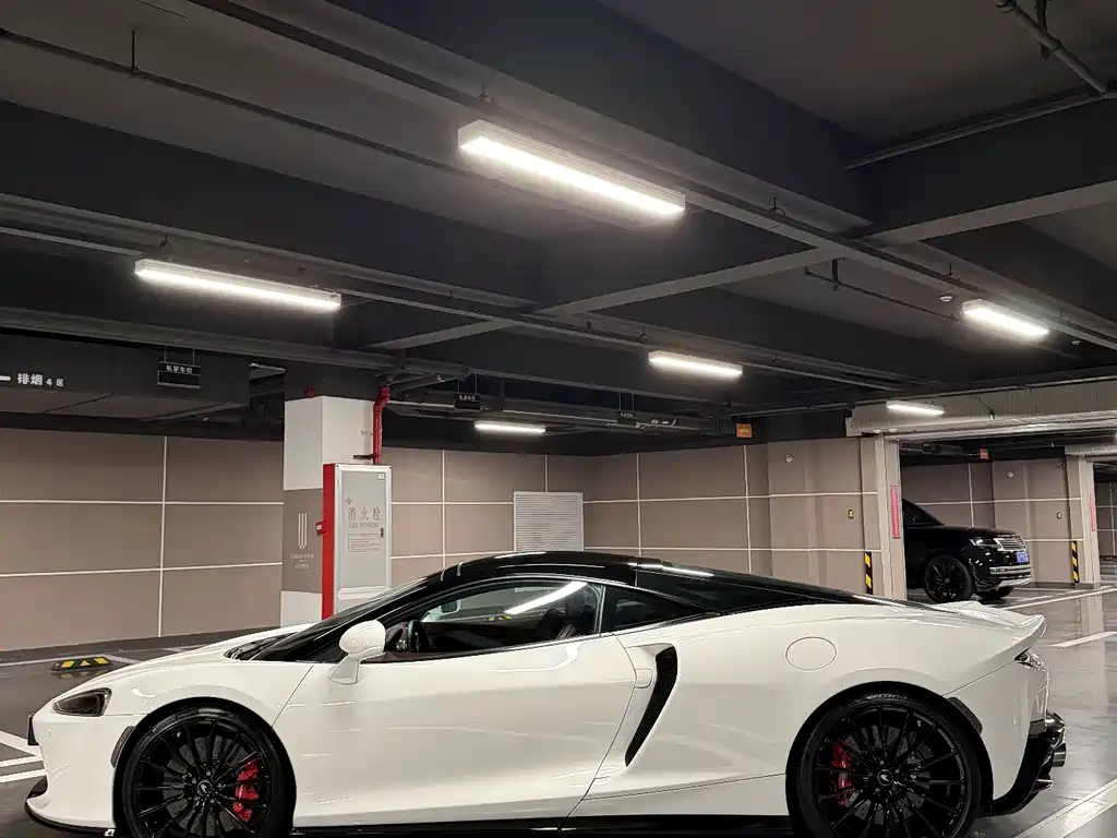 McLaren GT — миниатюра 3
