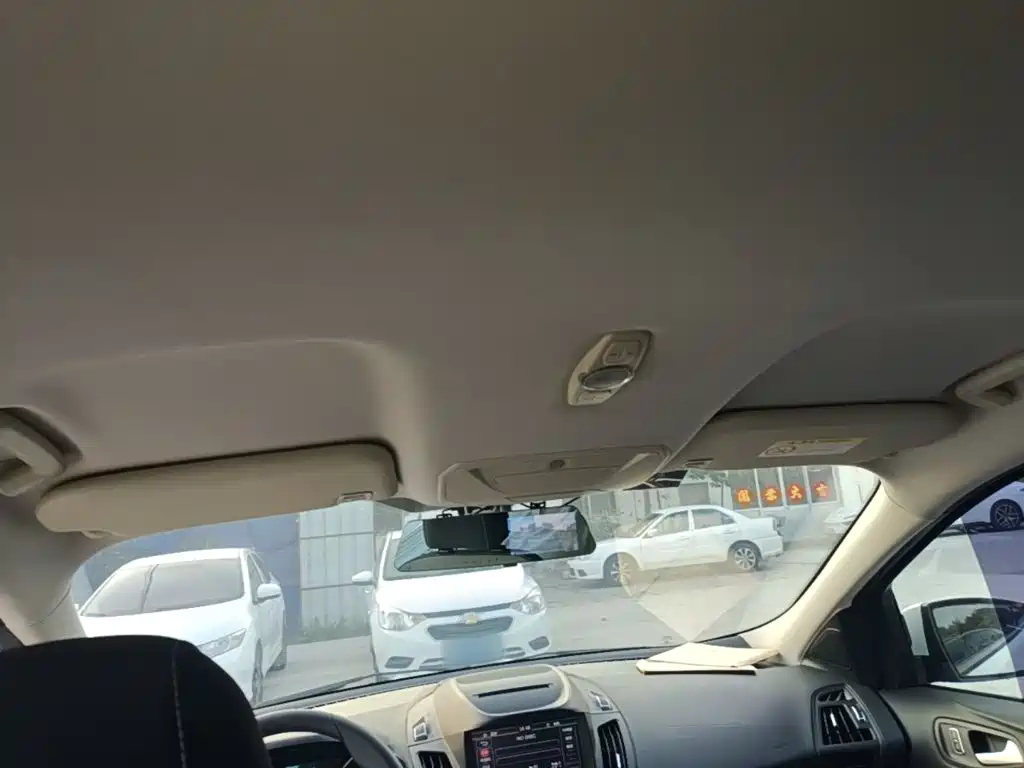 Ford Kuga — миниатюра 18