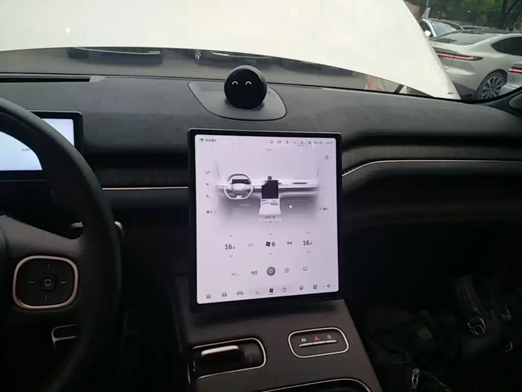 NIO EC7 — миниатюра 13