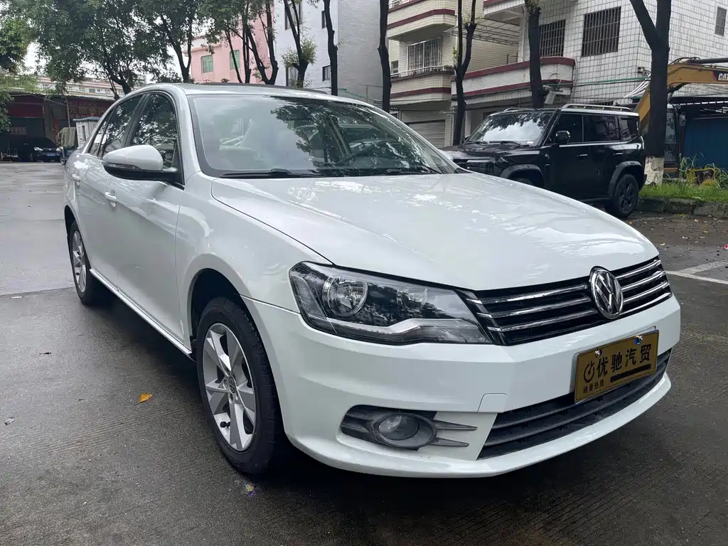 Volkswagen Bora 2013 1.6L AT Comfort
