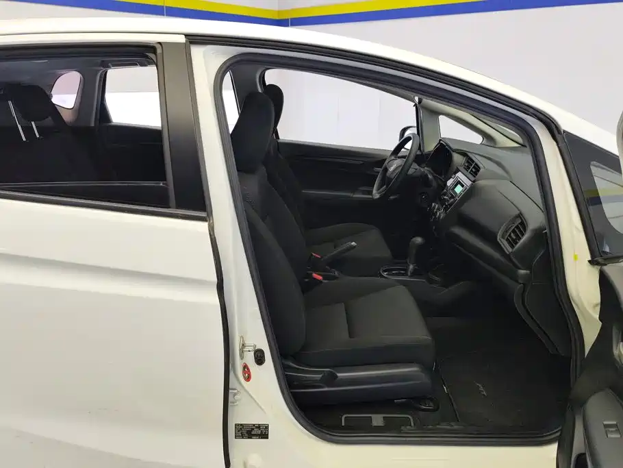 Honda Fit — миниатюра 8