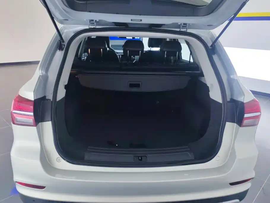 Roewe RX5 — миниатюра 4