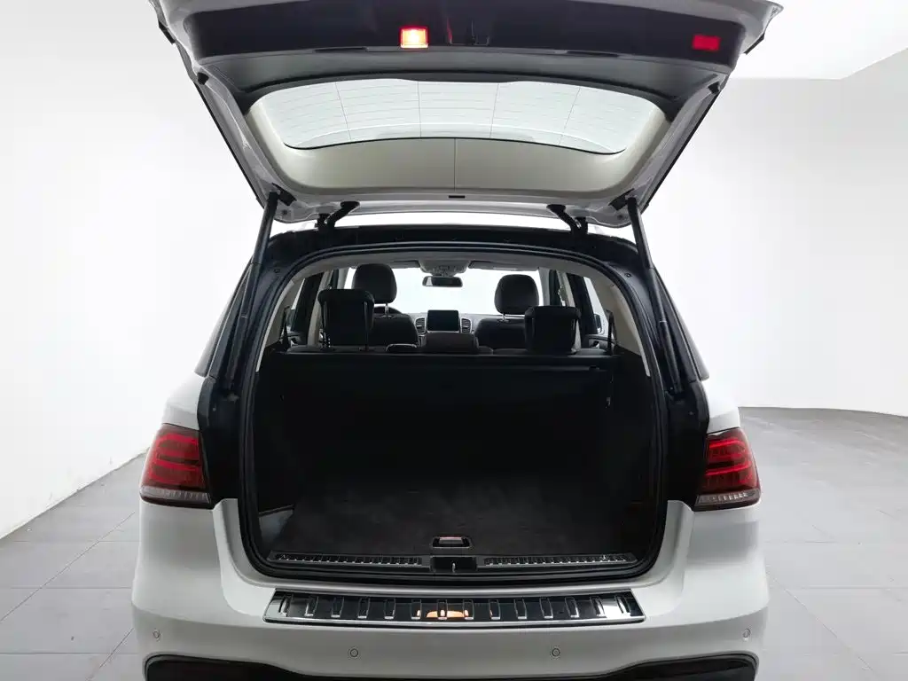 Mercedes-Benz GLE (Import) — миниатюра 16