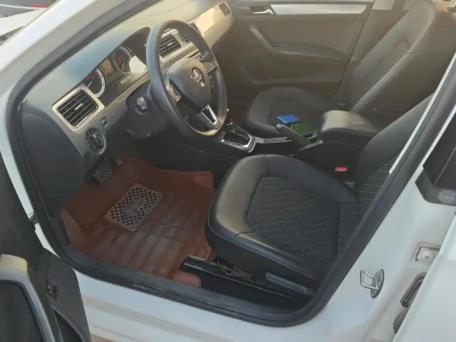 Skoda Rapid — миниатюра 9