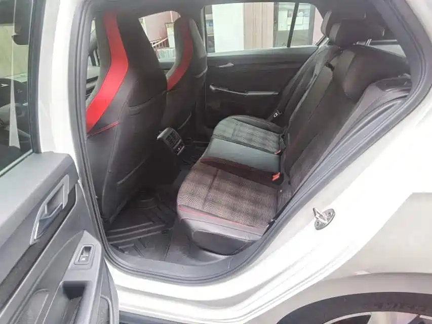 Volkswagen Golf GTI — миниатюра 5
