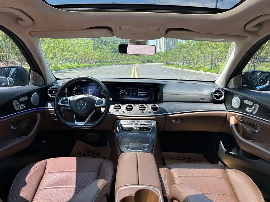 Mercedes-Benz E-Class — миниатюра 6