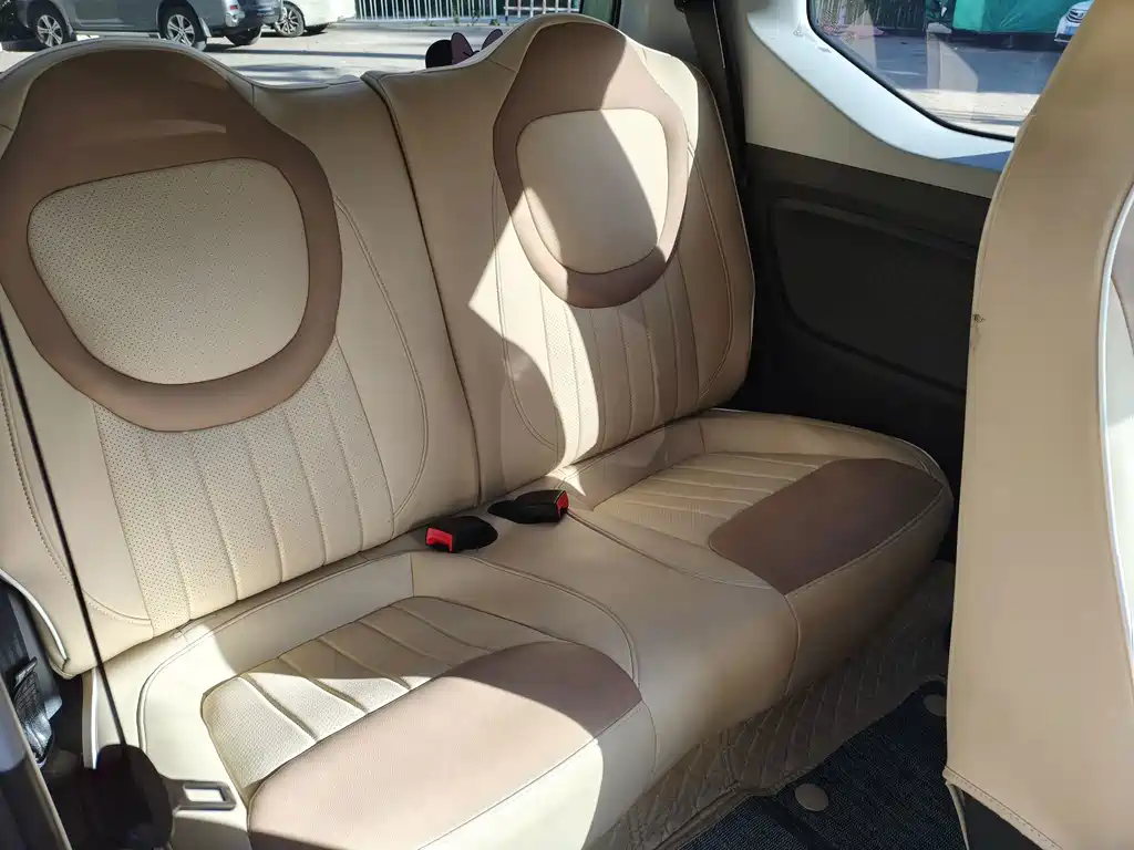 Wuling MINIEV — миниатюра 13