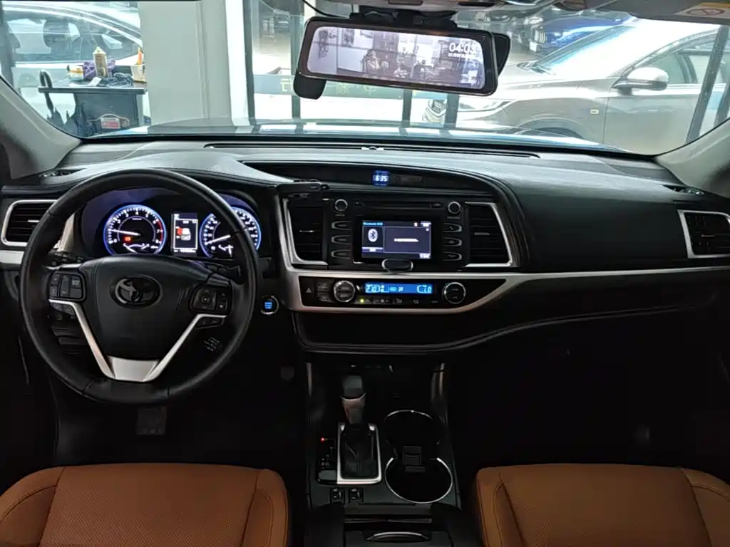Toyota Highlander — миниатюра 10