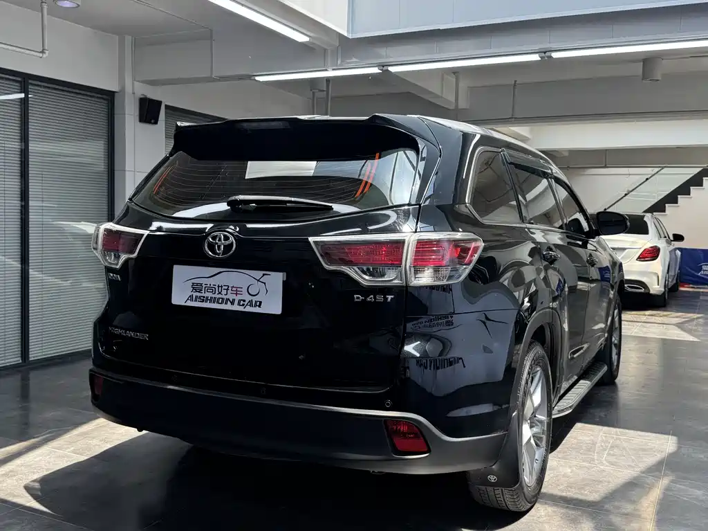 Toyota Highlander 2017 2.0T Luxury 7 мест