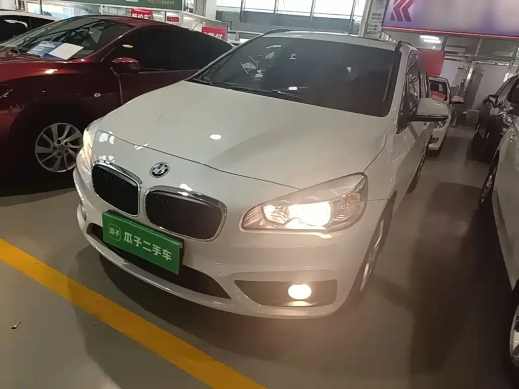 BMW 2 Series Active Tourer — миниатюра 2