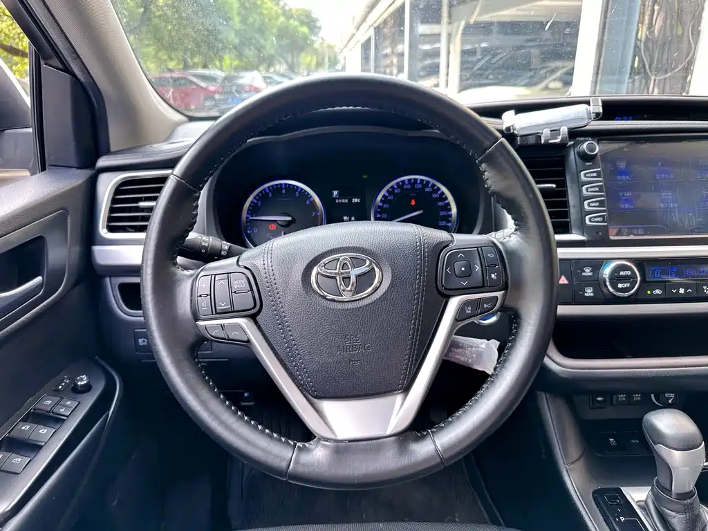 Toyota Highlander — миниатюра 11