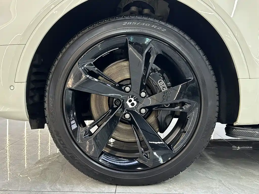 Bentley Bentayga 4.0T V8, фото 8