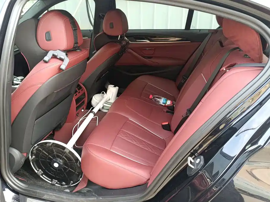BMW 5 Series — миниатюра 11