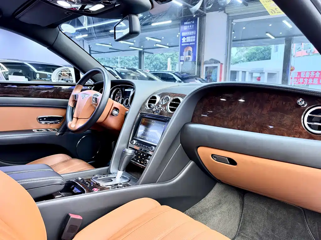 Bentley Flying Spur — миниатюра 26