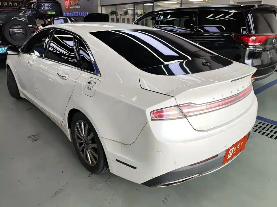 Lincoln MKZ 2017 2.0T Premium