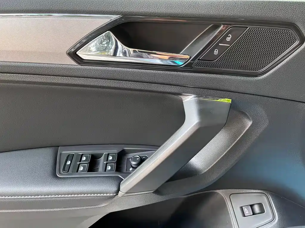 Volkswagen Tiguan L — миниатюра 5