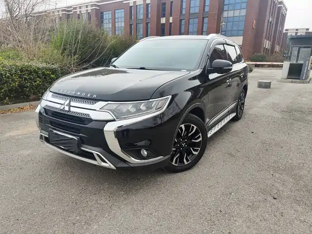 MITSUBISHI OUTLANDER 2020