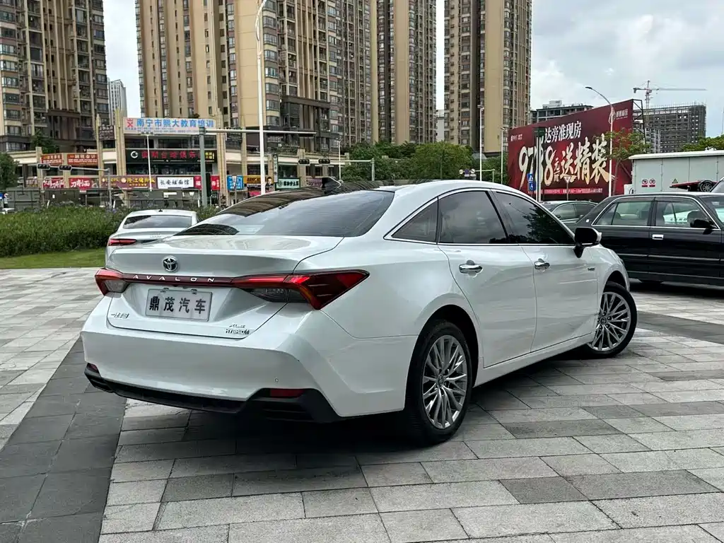 Toyota Avalon — миниатюра 8
