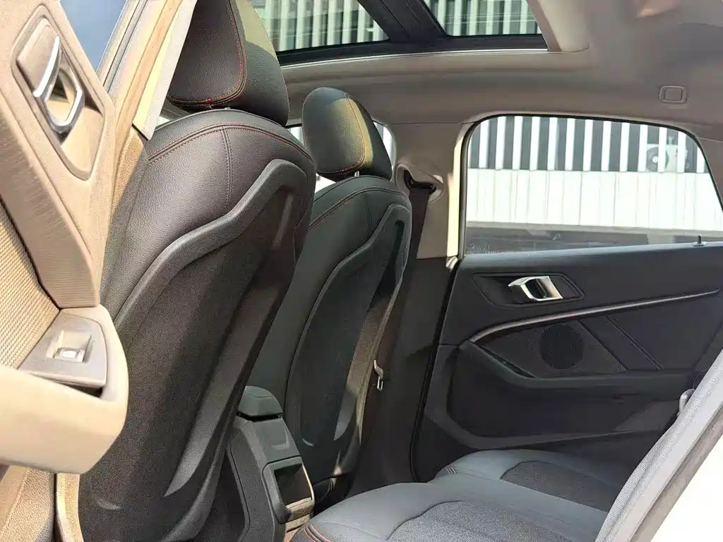 BMW 2 Series (Import) — миниатюра 5