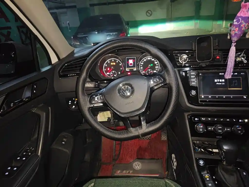 Volkswagen Tiguan L — миниатюра 11