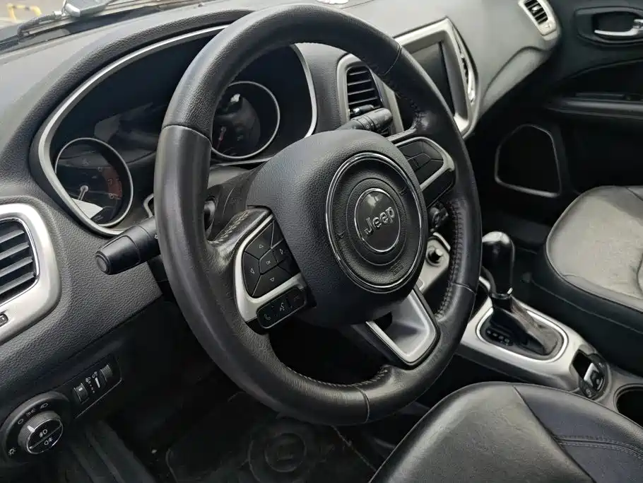 Jeep Compass — миниатюра 15