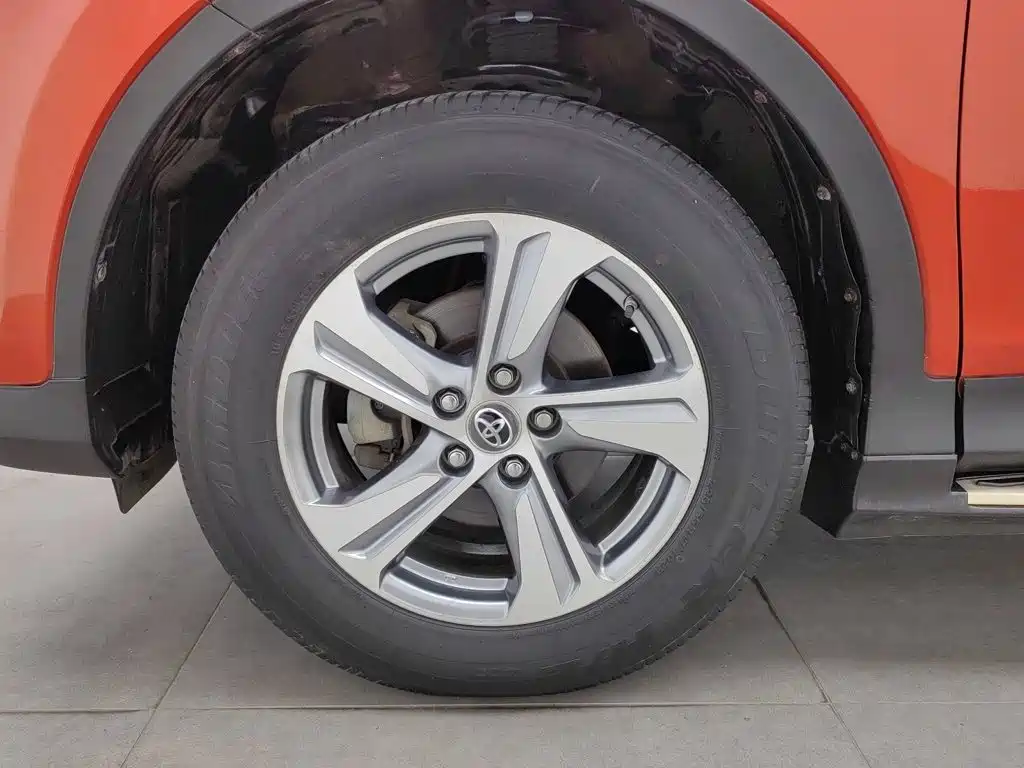Toyota RAV4 — миниатюра 17