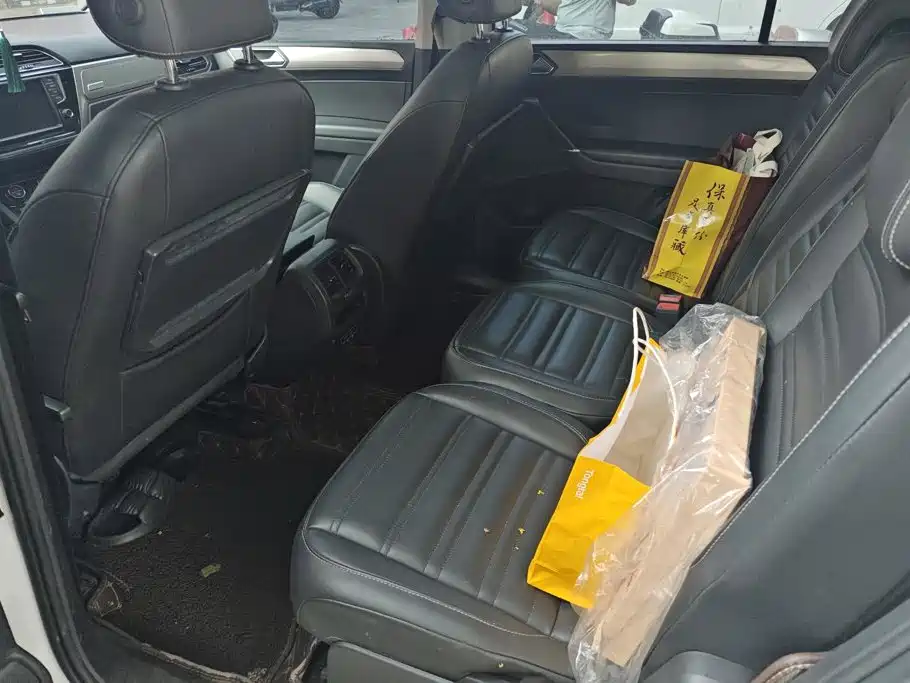 Volkswagen Touran — миниатюра 11
