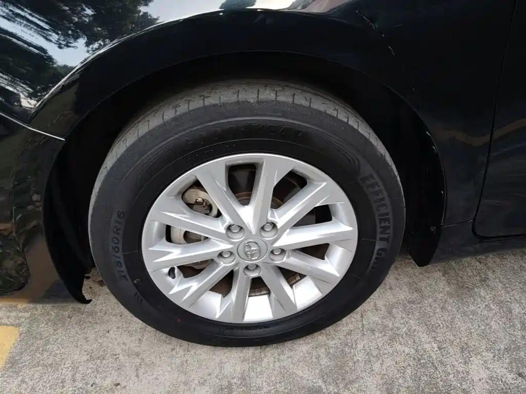 Toyota Camry — миниатюра 23