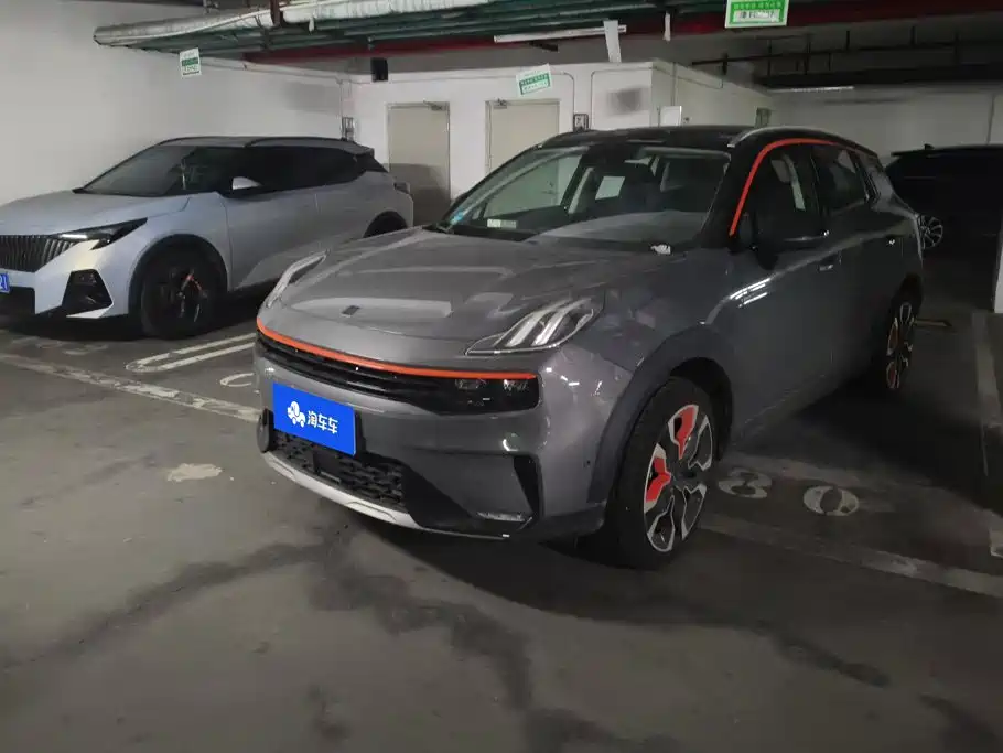 Lynk & Co 06