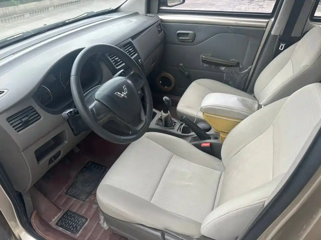 Wuling Rongguang V — миниатюра 4