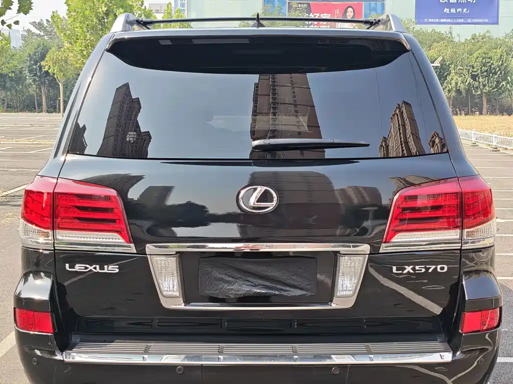 Lexus LX — миниатюра 5