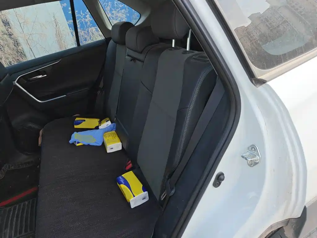 Toyota RAV4 — миниатюра 13