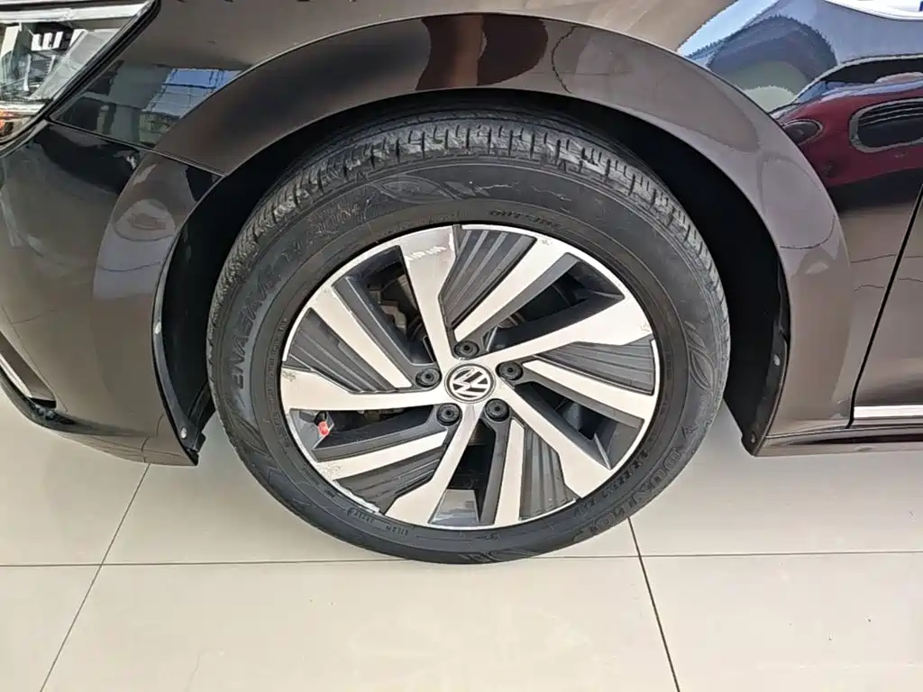 Volkswagen Passat PHEV — миниатюра 23