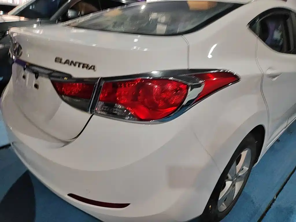 Hyundai Elantra Langdong — миниатюра 8