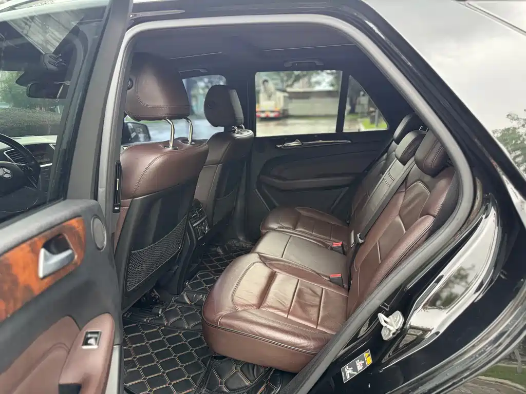 Mercedes-Benz M-Class — миниатюра 10
