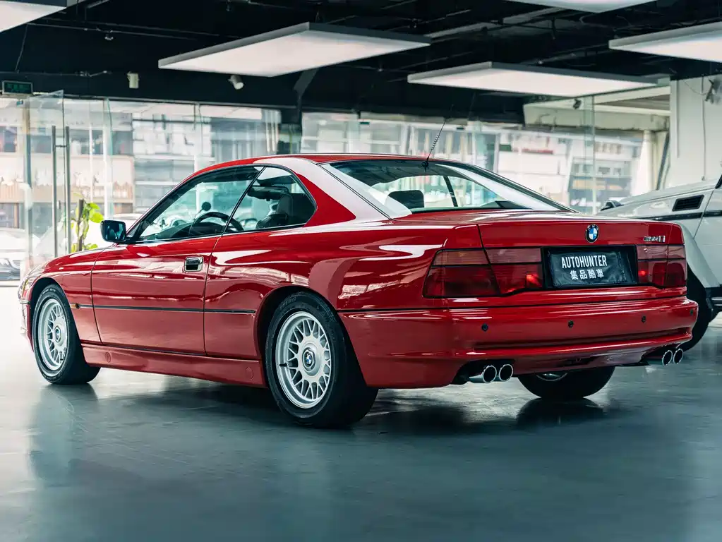 BMW 8 Series — миниатюра 6