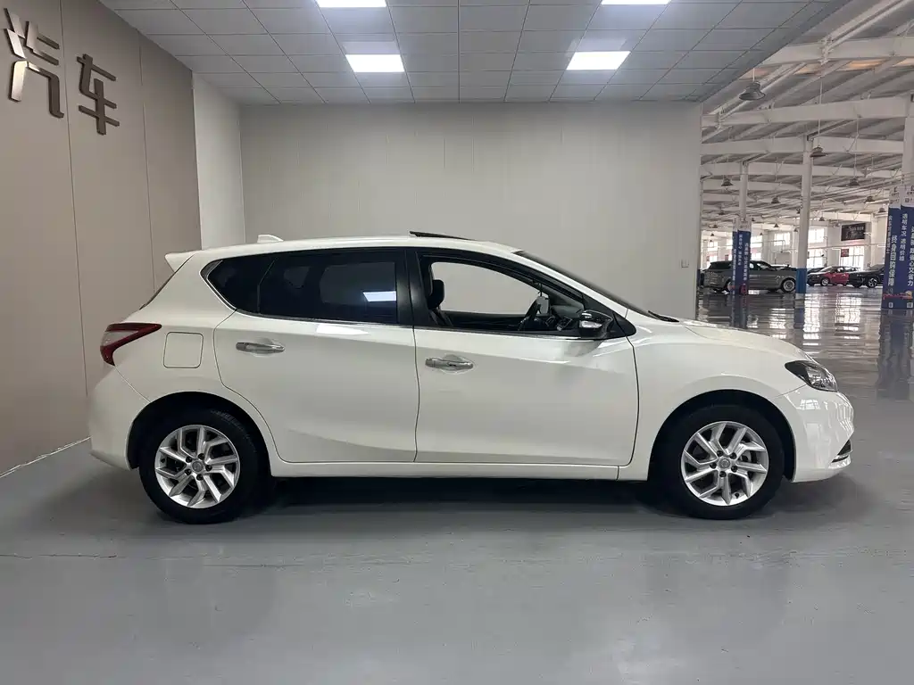 Nissan Tiida — миниатюра 7