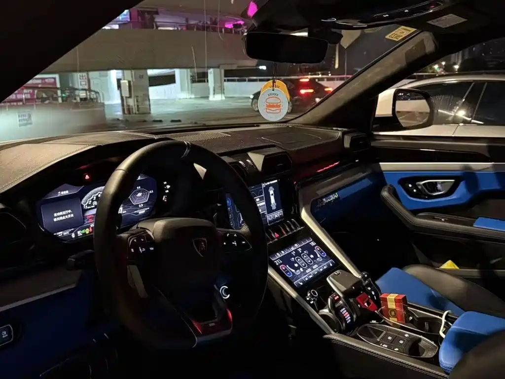 Lamborghini Urus — миниатюра 12