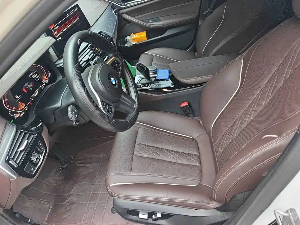 BMW 5 Series — миниатюра 16