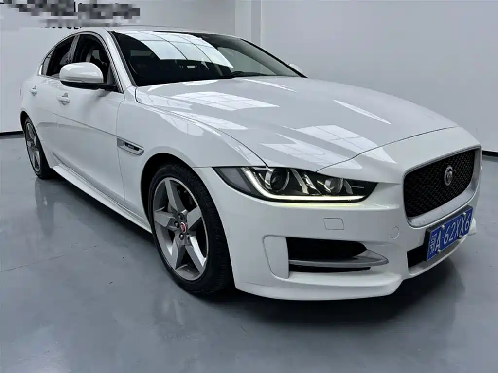 Jaguar XE 2015 2.0T 200PS R-Sport