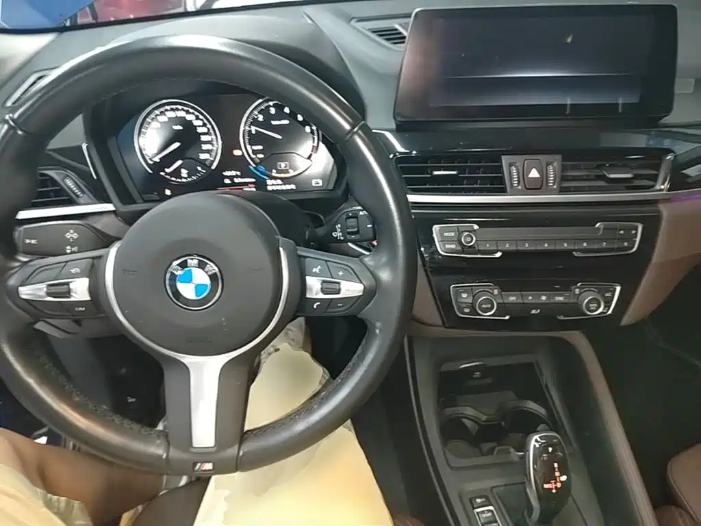 BMW X1 — миниатюра 10