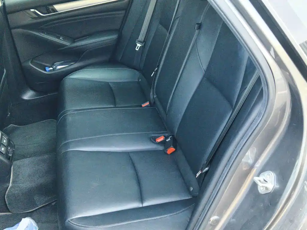 Honda Accord — миниатюра 18