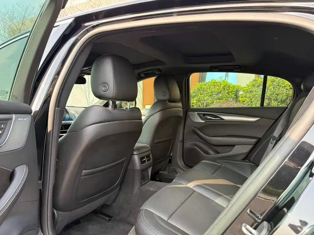 Cadillac CT5 — миниатюра 5