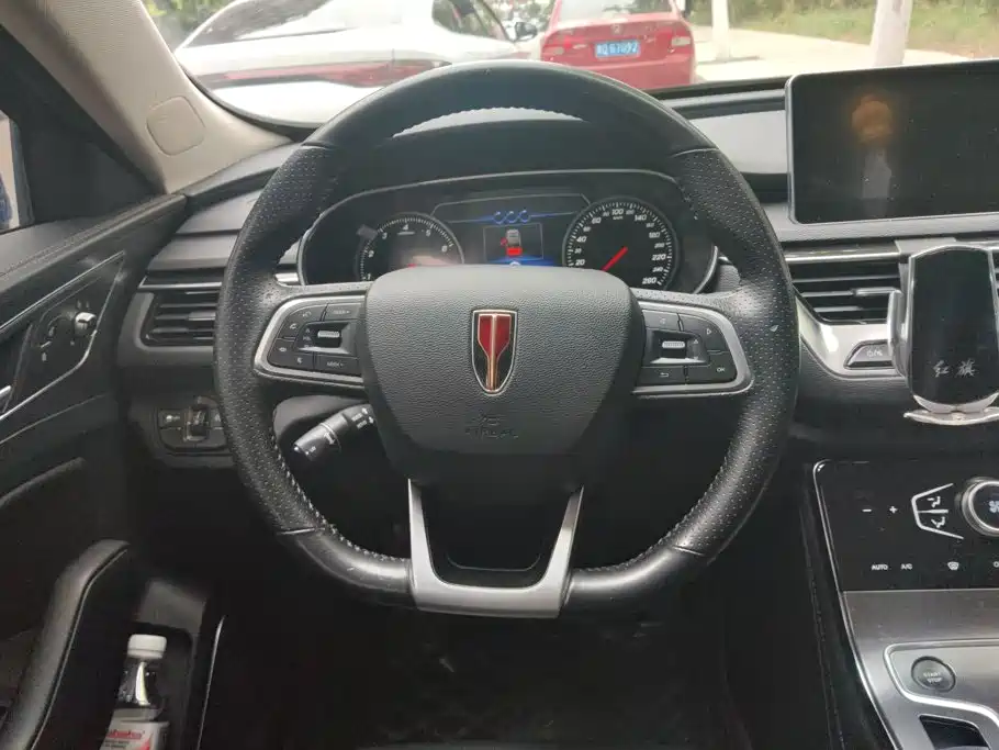 Hongqi Hongqi H5 — миниатюра 15