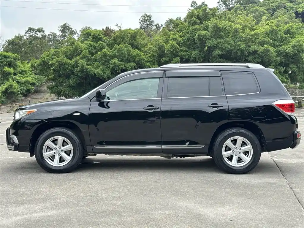 Toyota Highlander 2012 2.7L 7 мест Elite