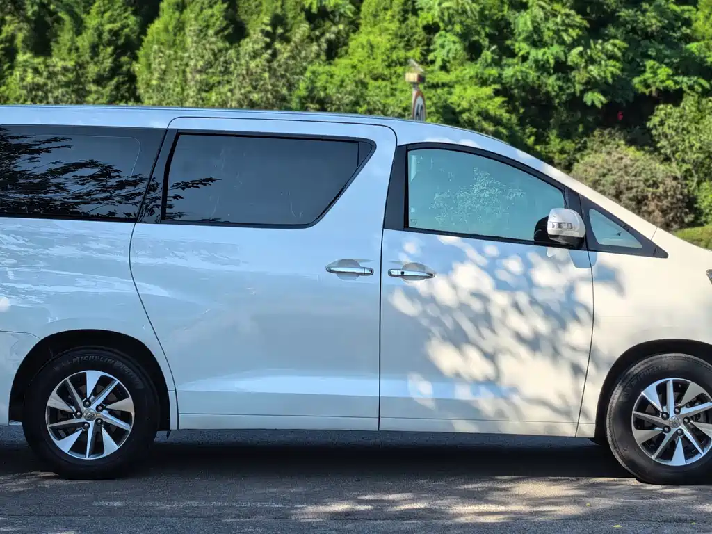 Toyota Alphard 2012 3.5L Luxury