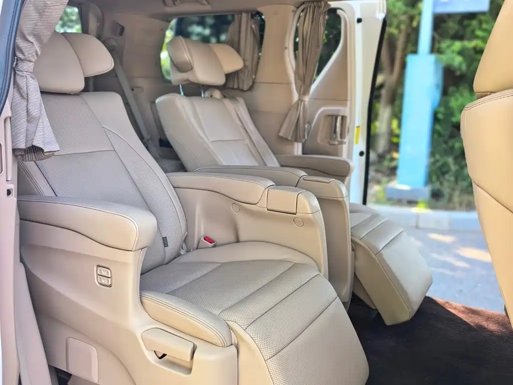Toyota Alphard — фотографии объявления, Фото 20