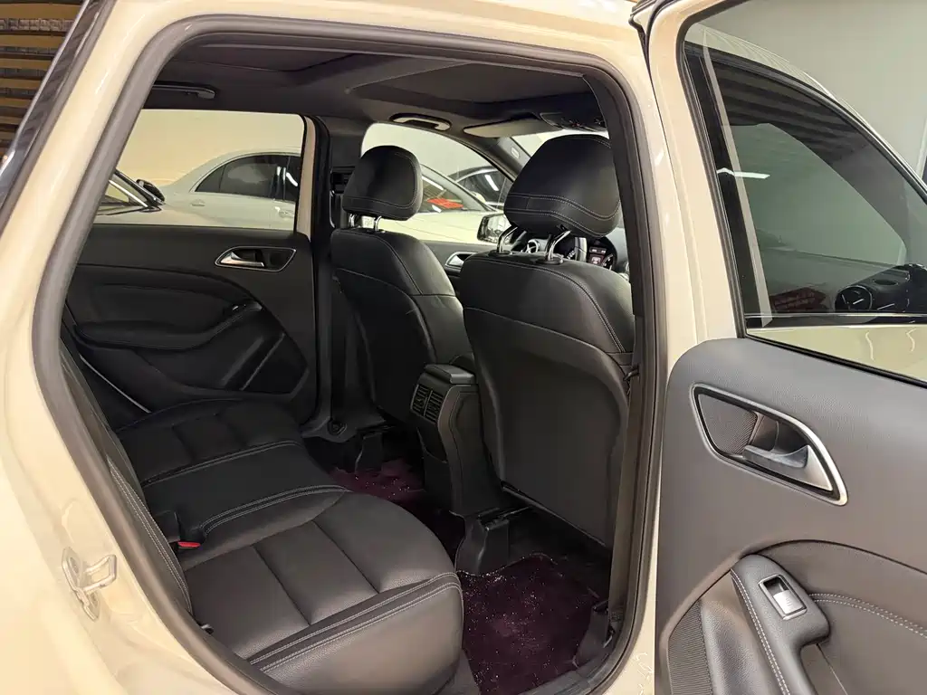 Mercedes-Benz B-Class — миниатюра 13