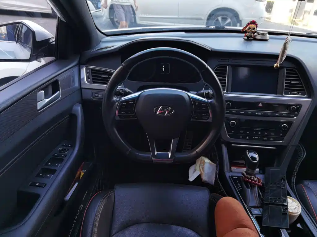 Hyundai Sonata — миниатюра 6