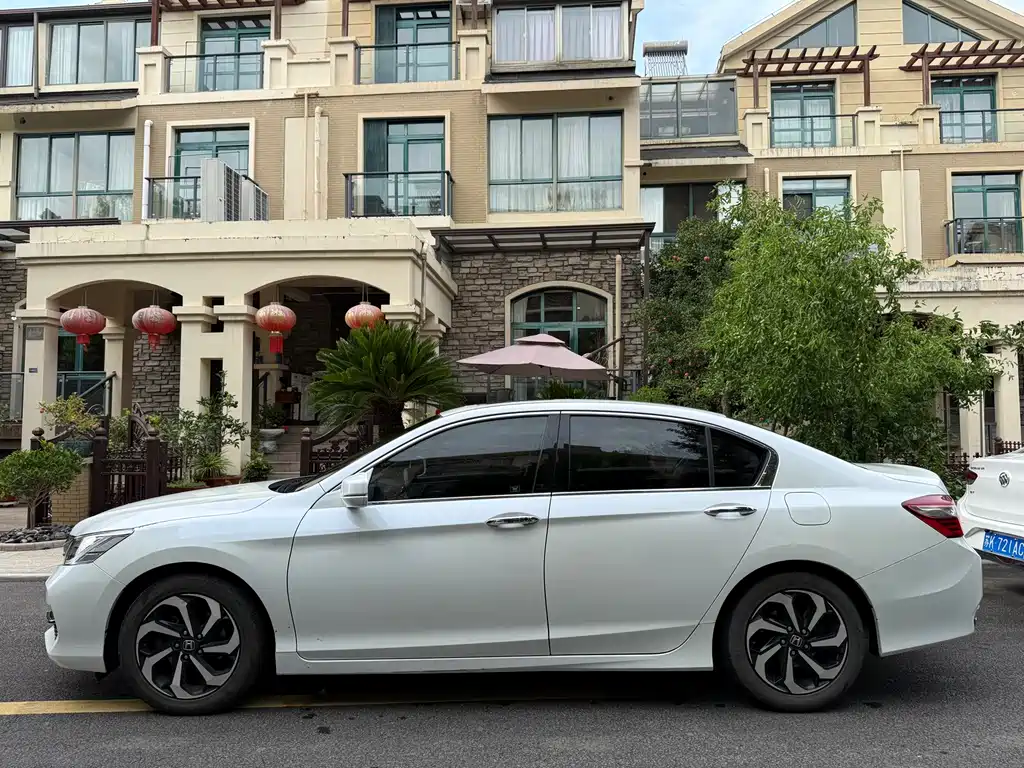 Honda Accord — миниатюра 3